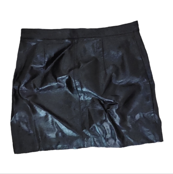 H&M Divided patent leather mini skirt with exposed zip size 8 - Picture 6 of 8